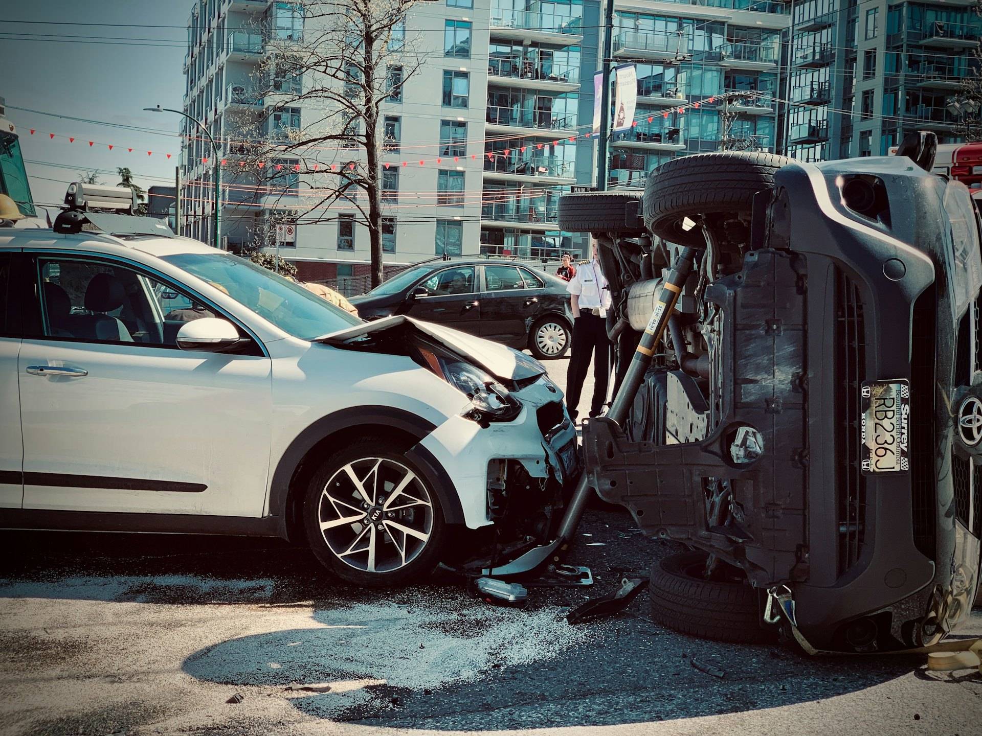 Photo: car at a city intersection